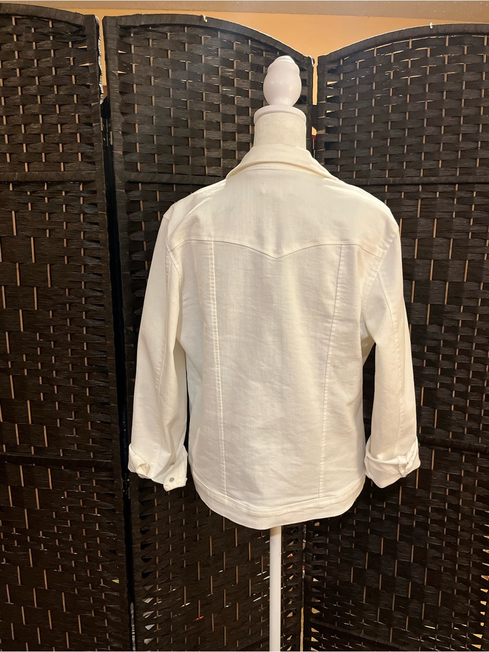 Democracy White Denim / Jean Jacket. 
4 pockets. 75% cotton. Stretchy. S - Picture 6 of 12